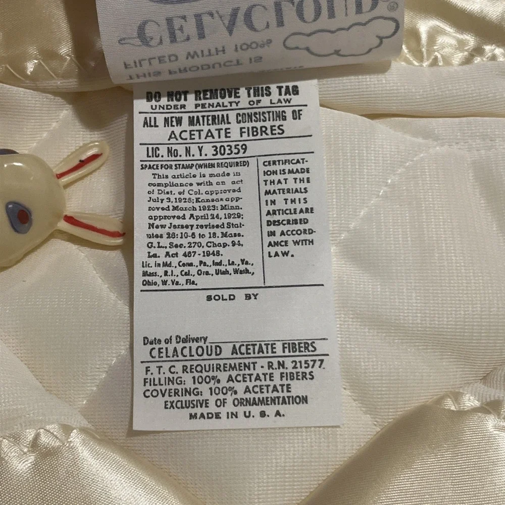 NOS Vtg 50s CelaCloud Baby Crib Blanket Cream Satin Trim Quilted w/Bunny Rattle